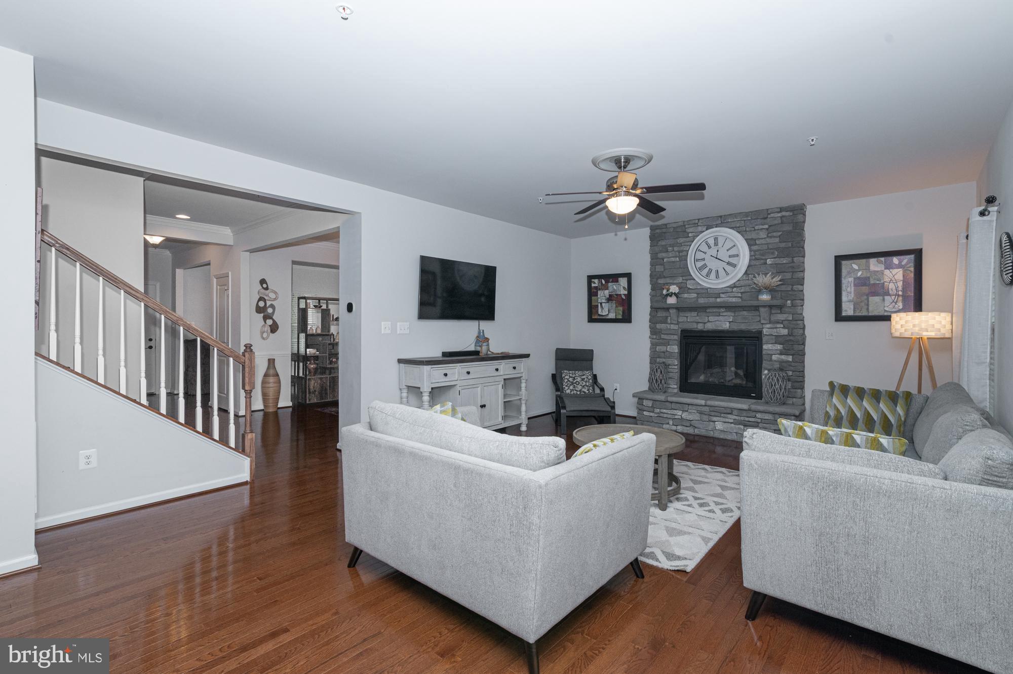 1113 LONG FARM CIRCLE