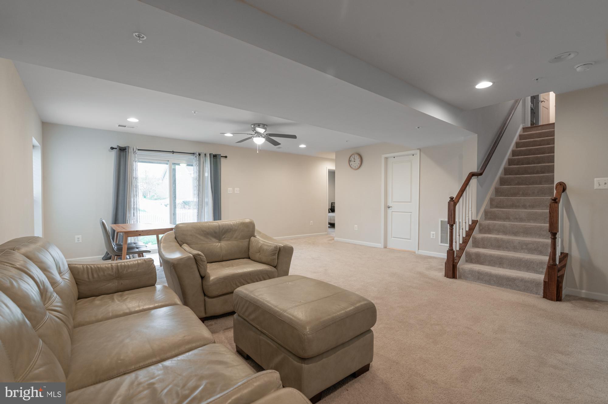 1113 LONG FARM CIRCLE