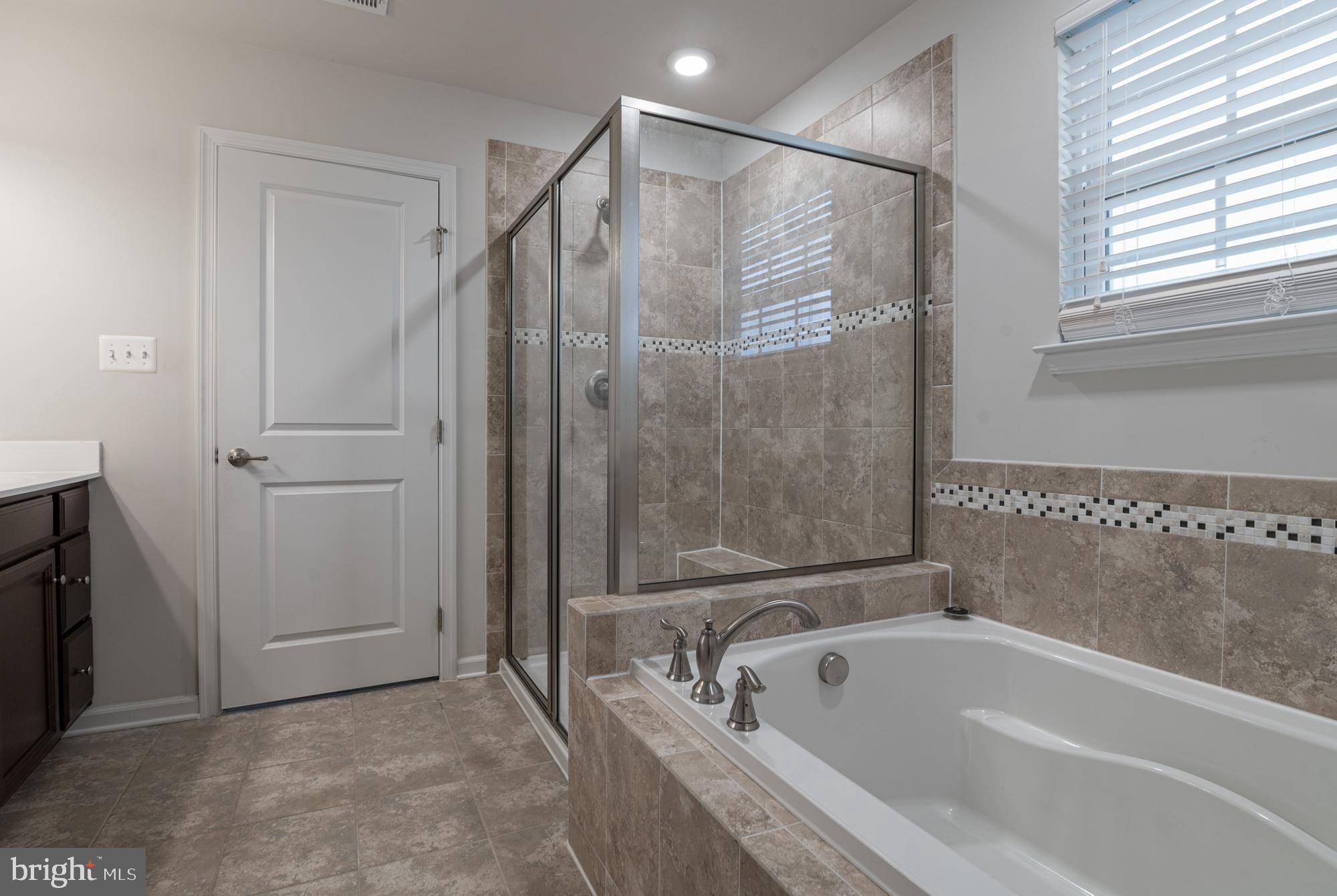 1113 LONG FARM CIRCLE