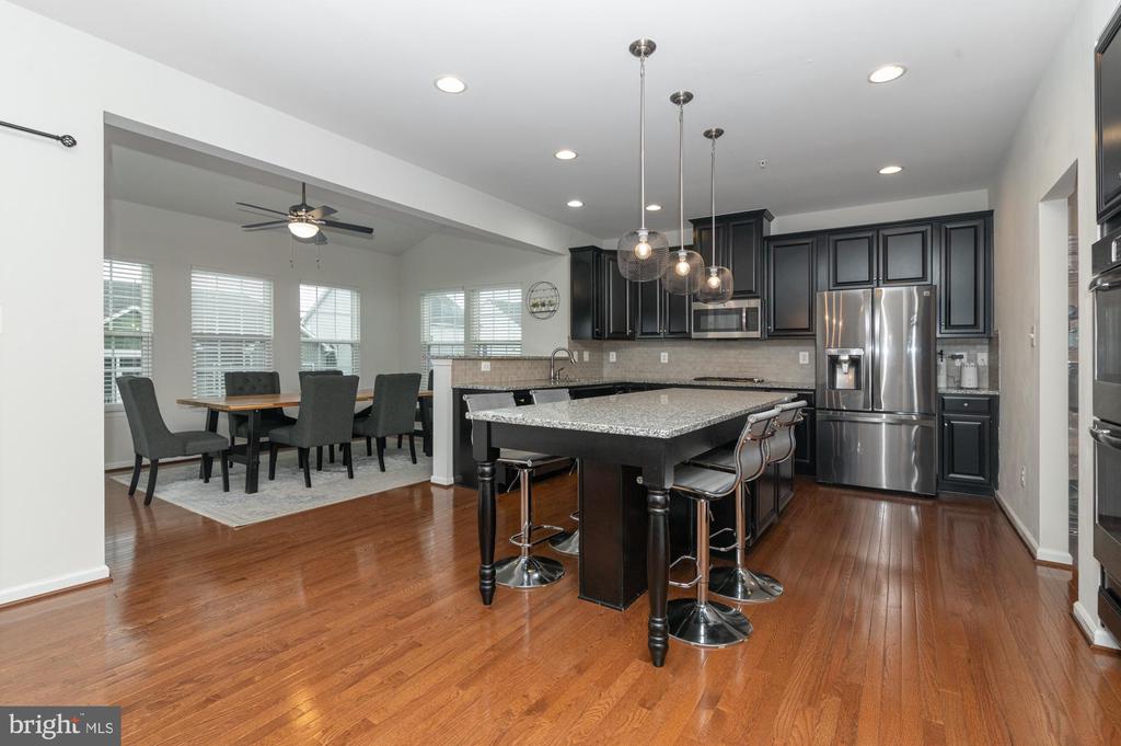 1113 LONG FARM CIRCLE