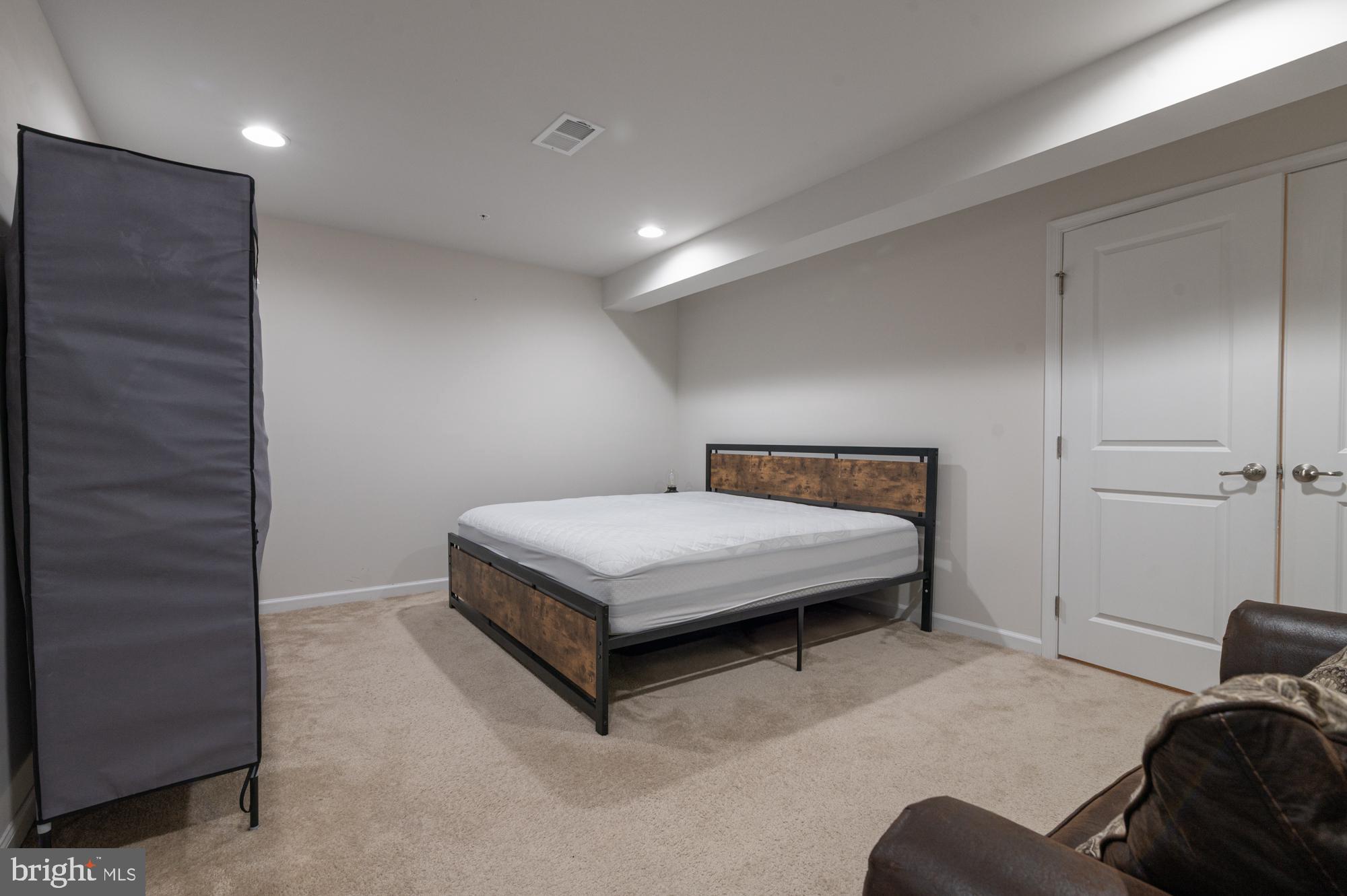 1113 LONG FARM CIRCLE