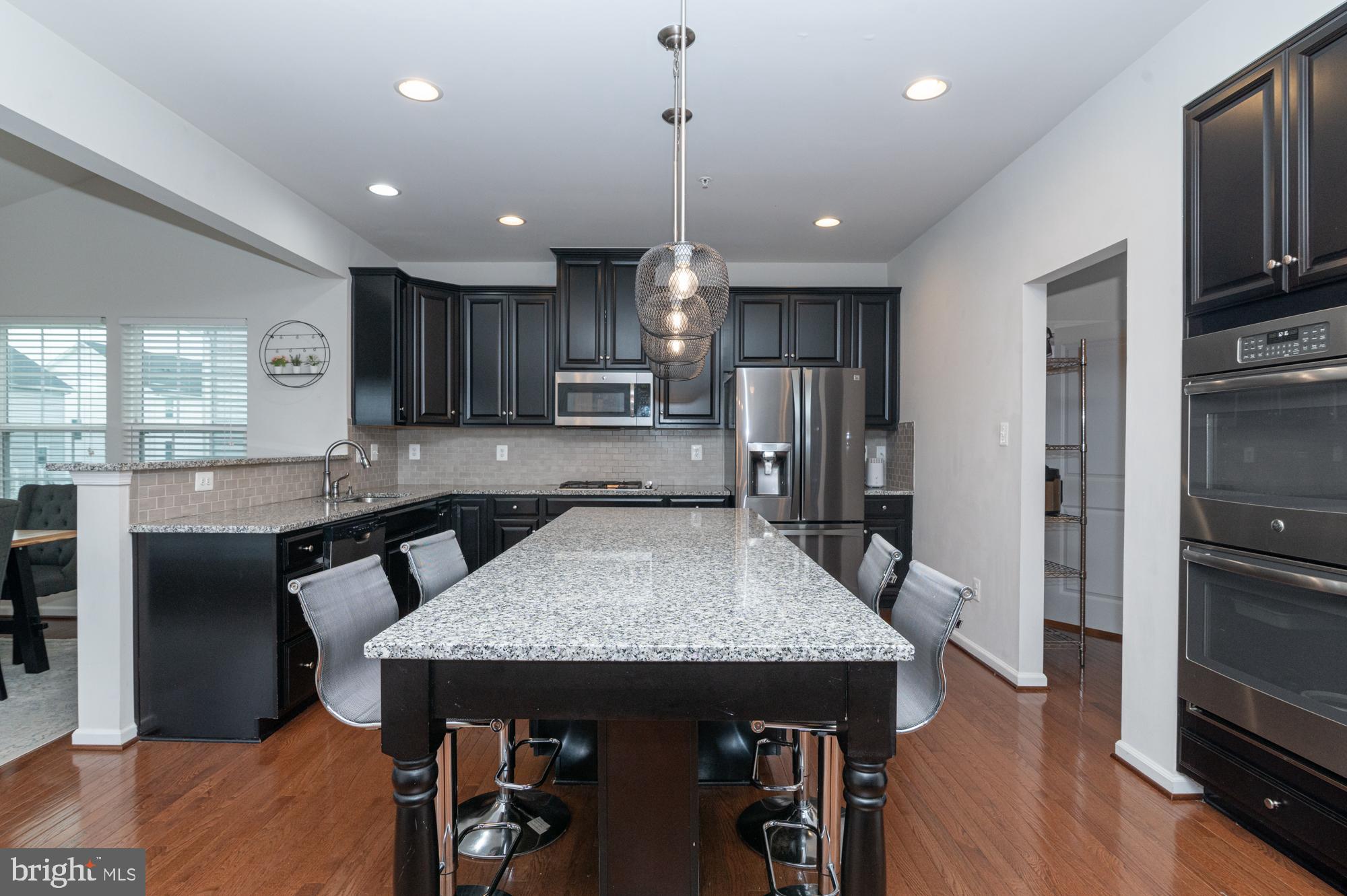 1113 LONG FARM CIRCLE