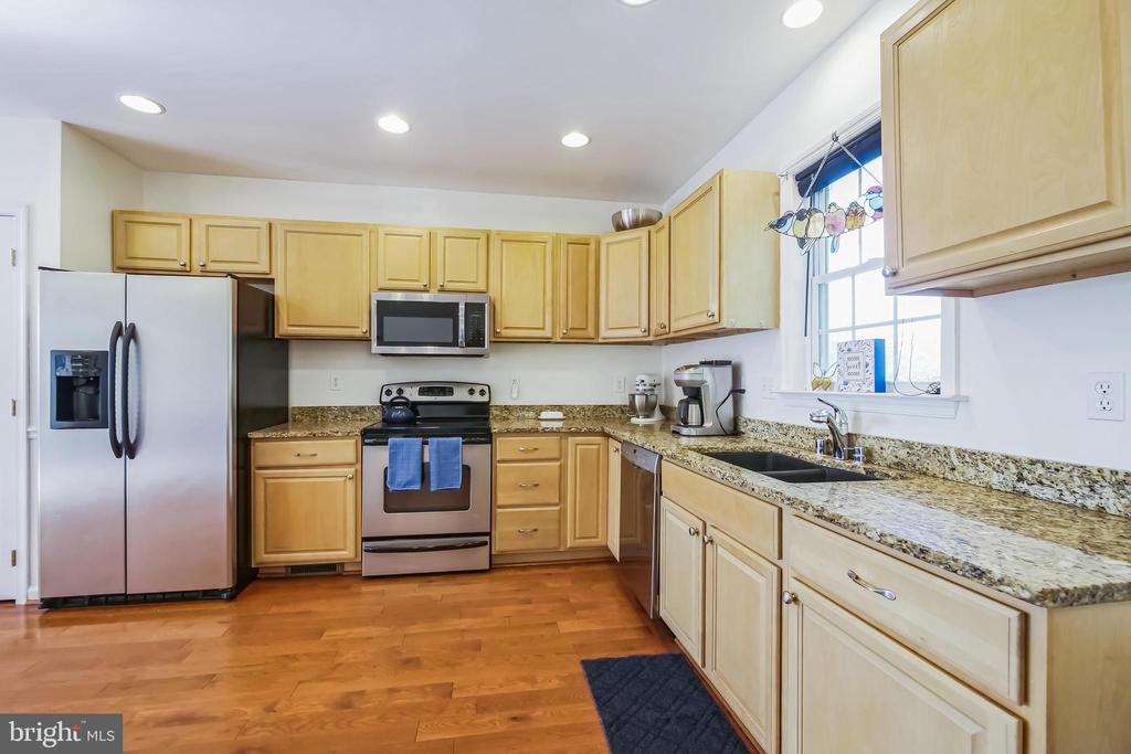 301 N MAPLE AVENUE