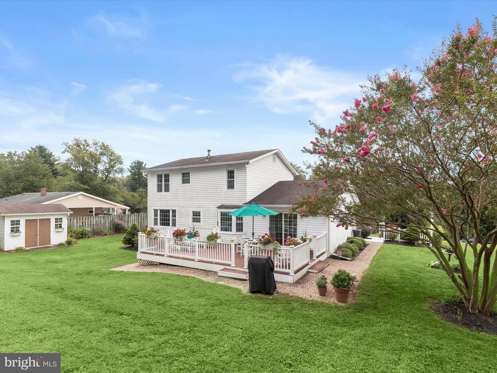 2123 ROUND HILL ROAD