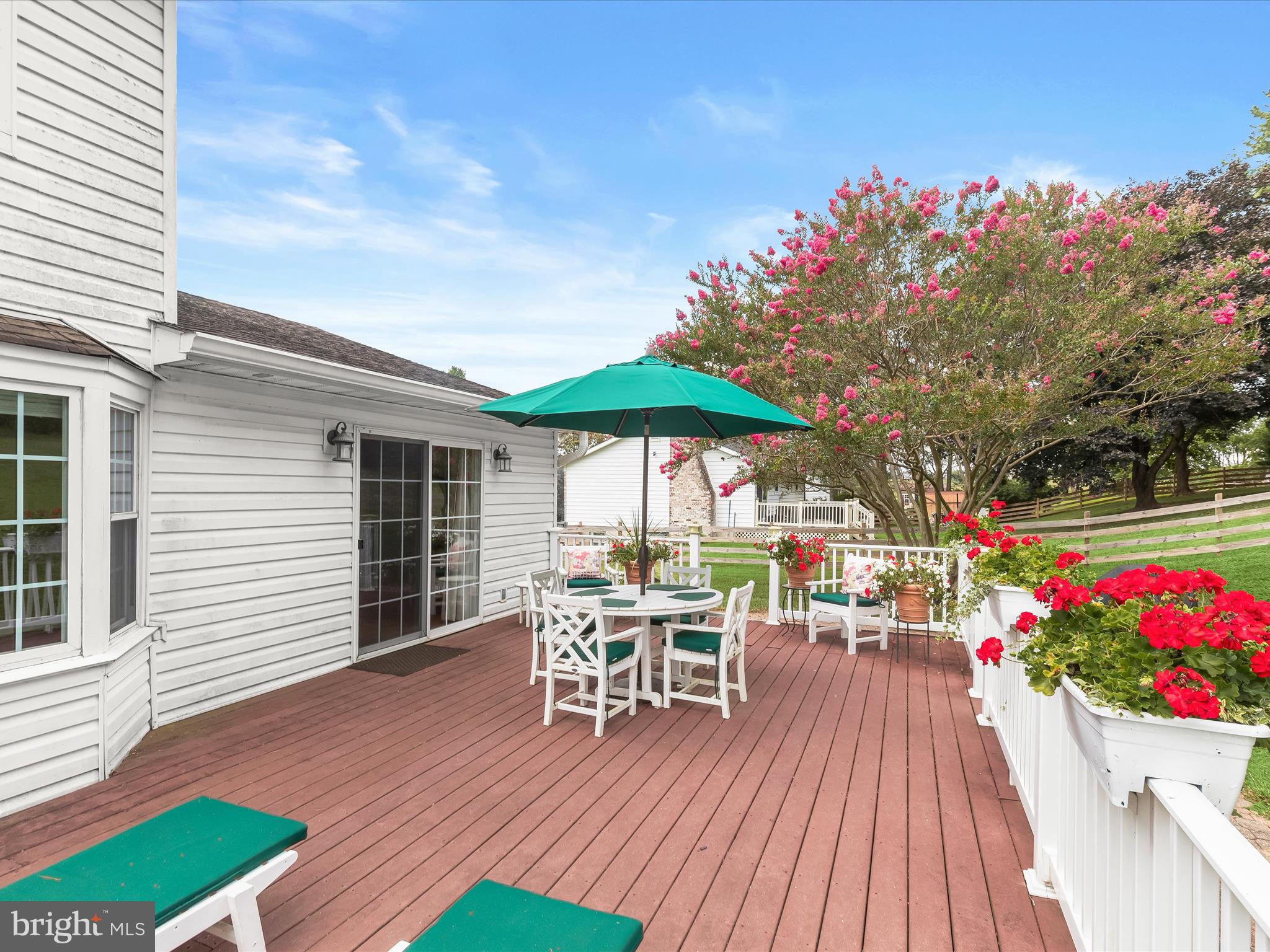 2123 ROUND HILL ROAD