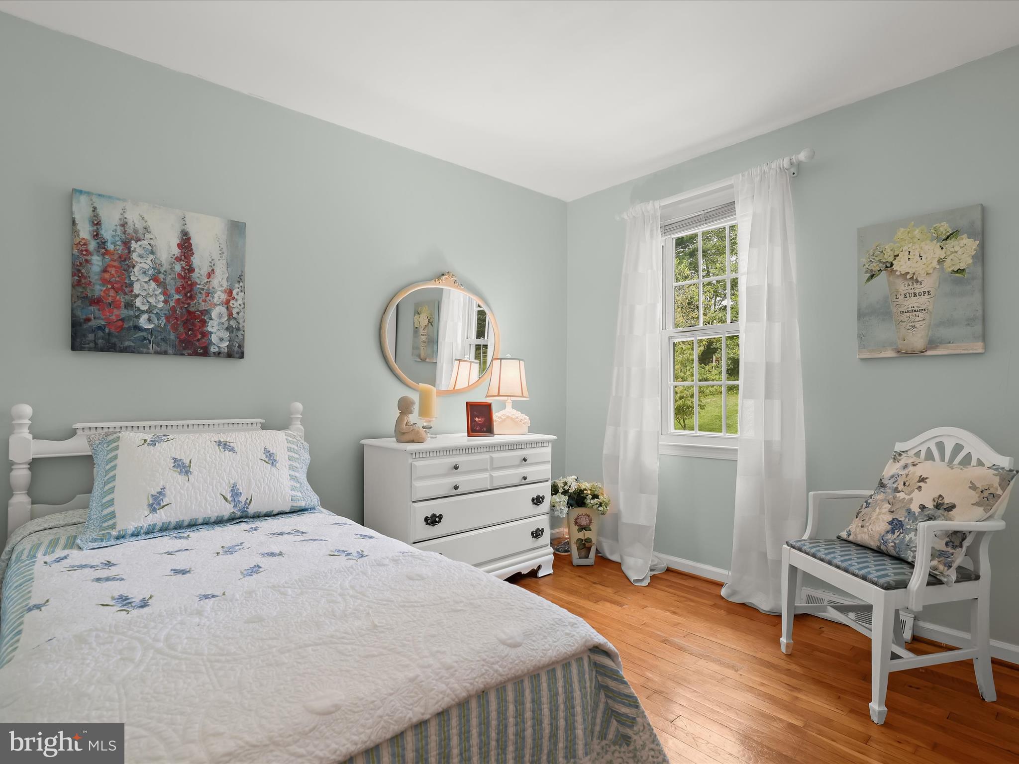 2123 ROUND HILL ROAD