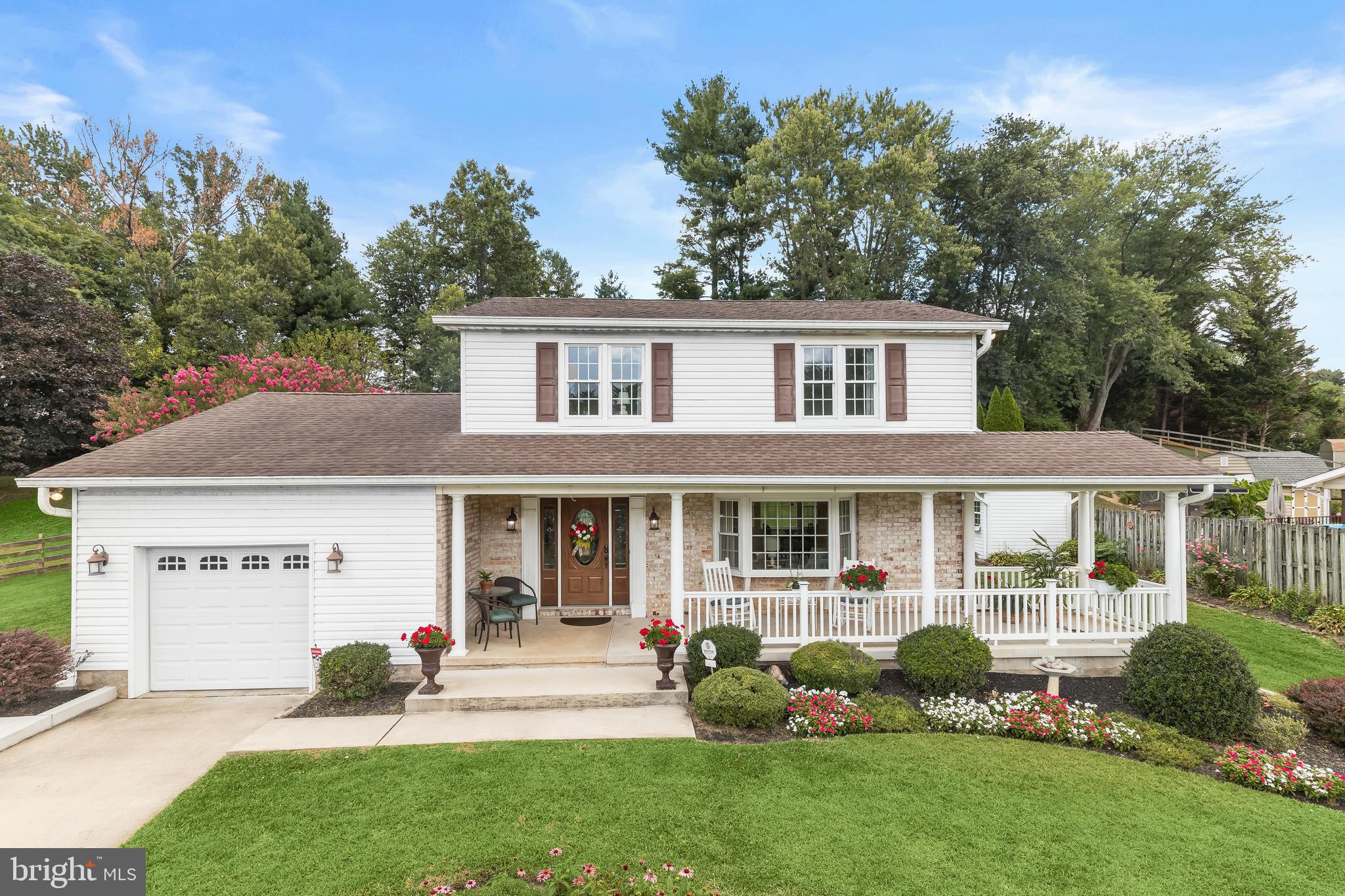 2123 ROUND HILL ROAD