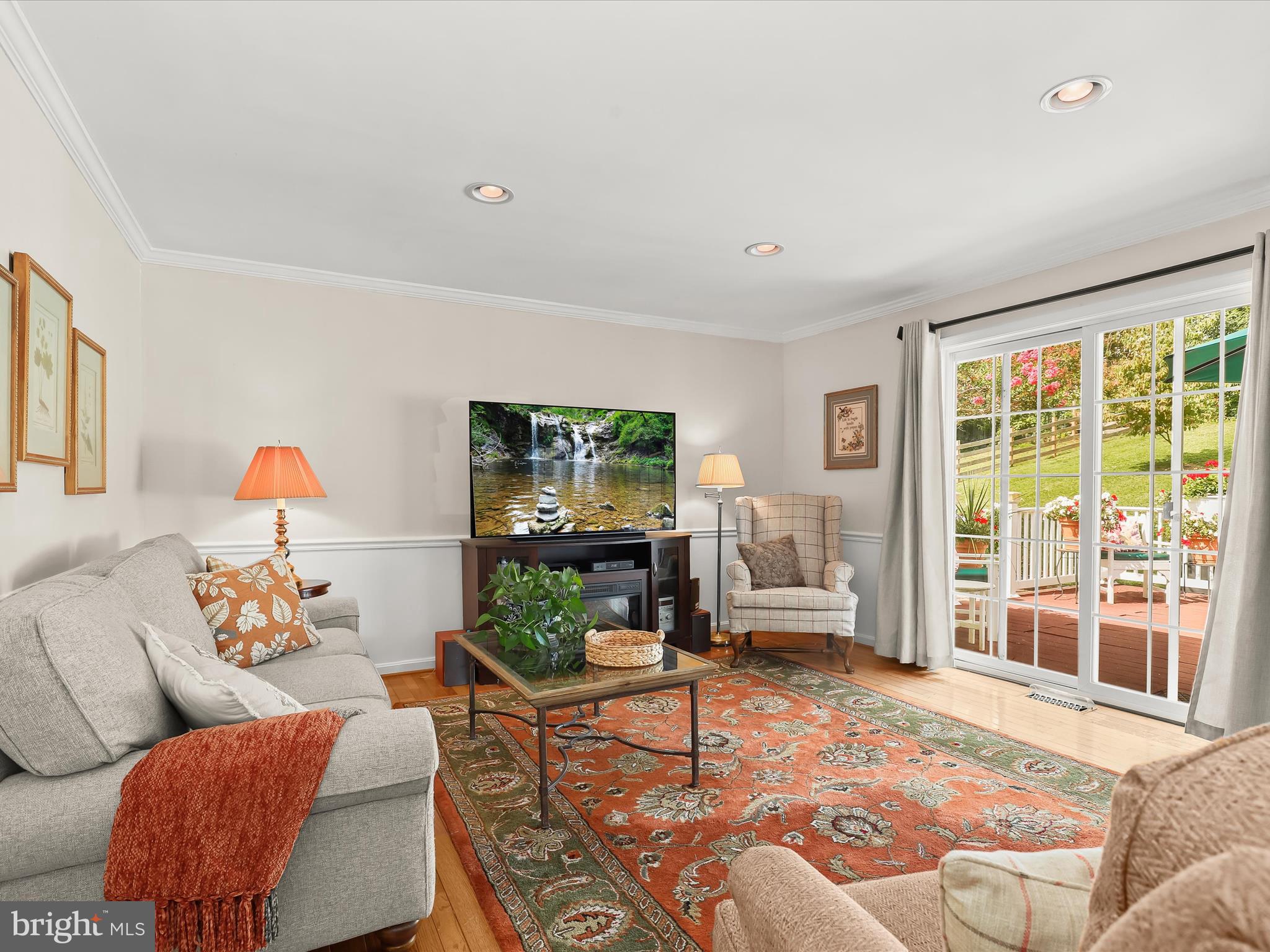 2123 ROUND HILL ROAD