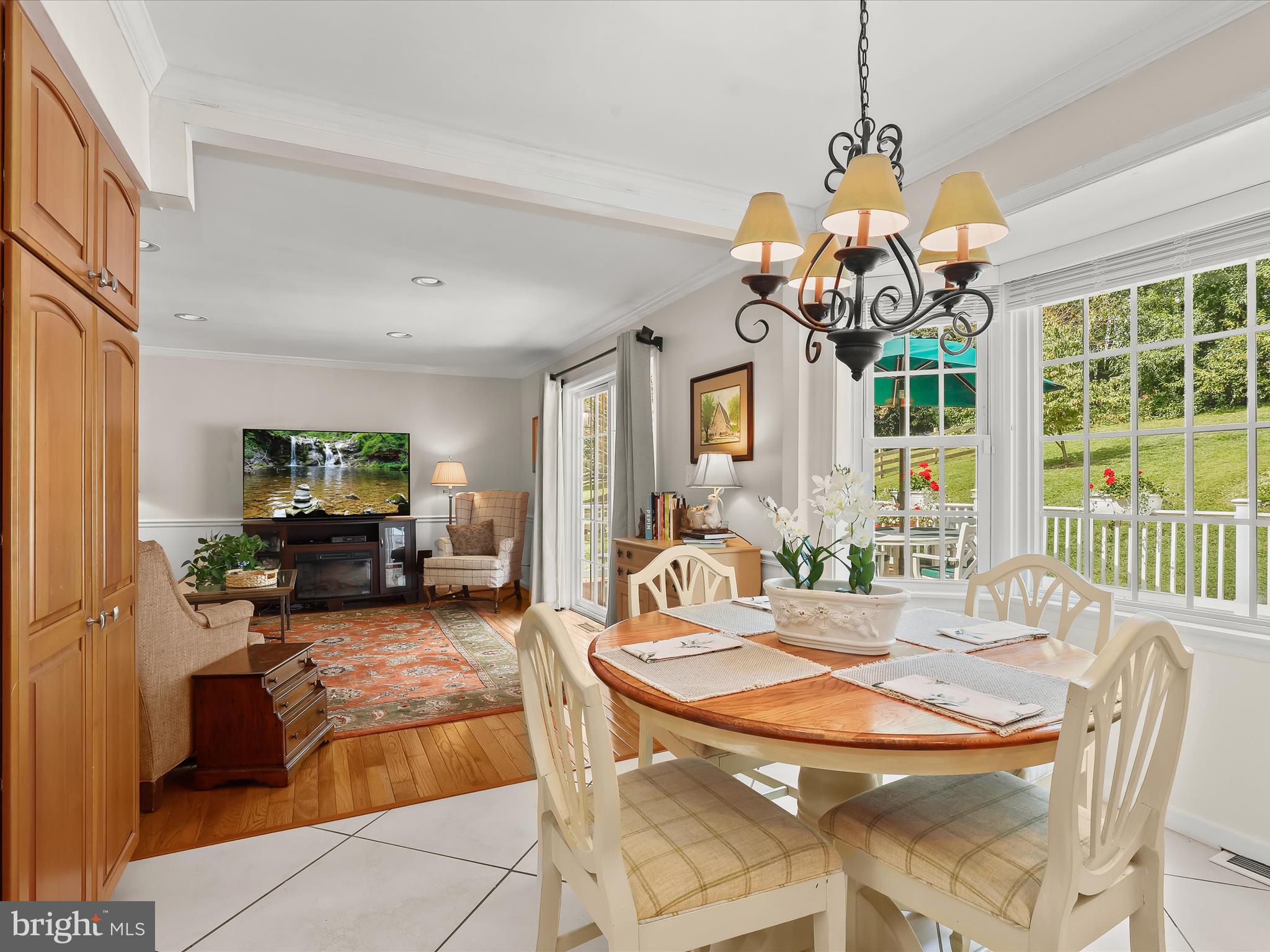 2123 ROUND HILL ROAD