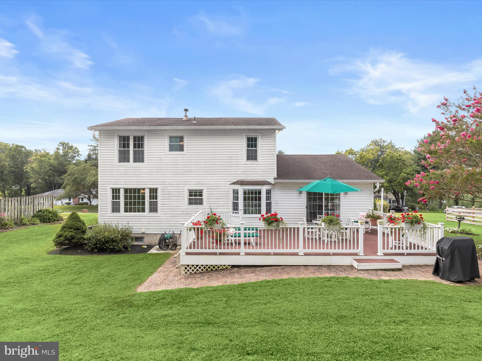 2123 ROUND HILL ROAD