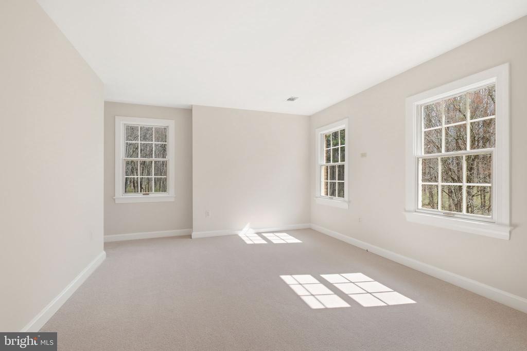 5900 SERENITY LANE