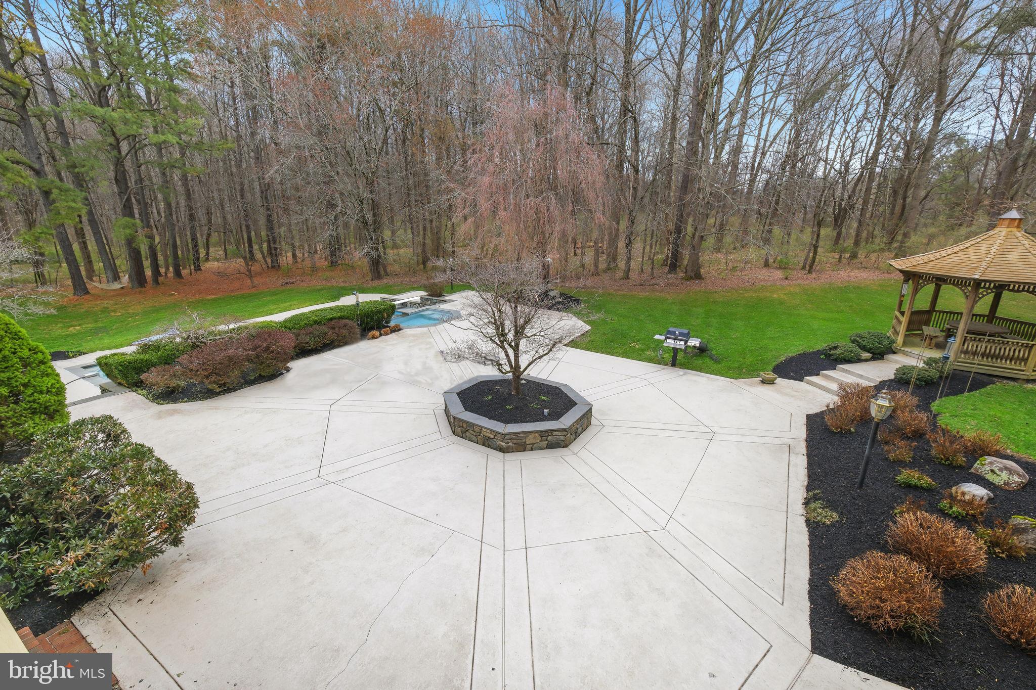 5900 SERENITY LANE