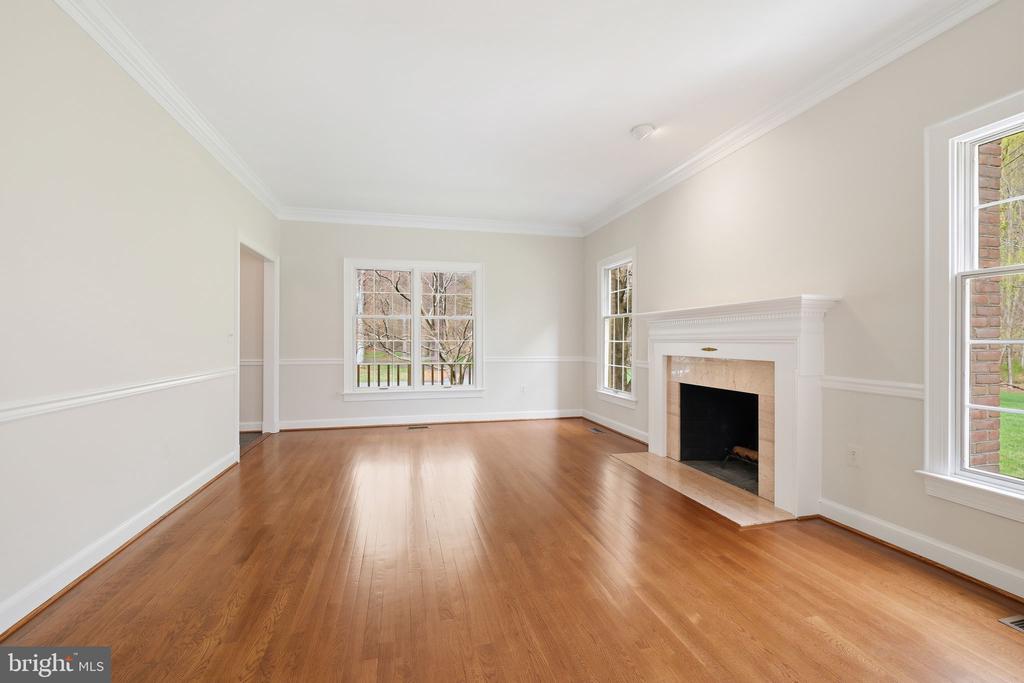 5900 SERENITY LANE