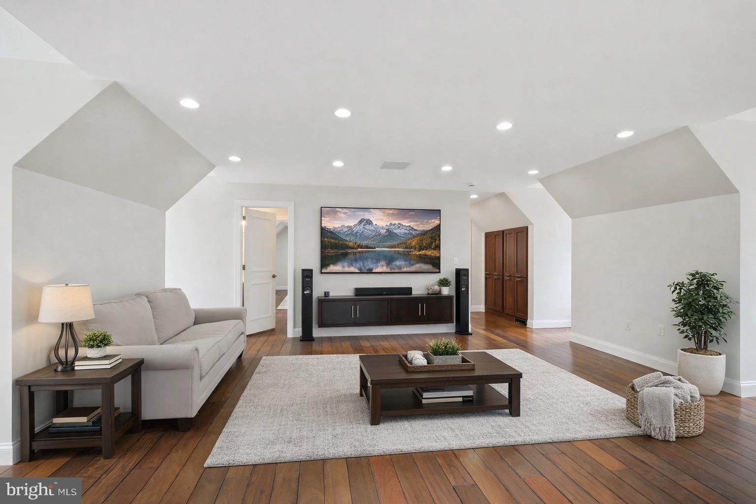 5900 SERENITY LANE