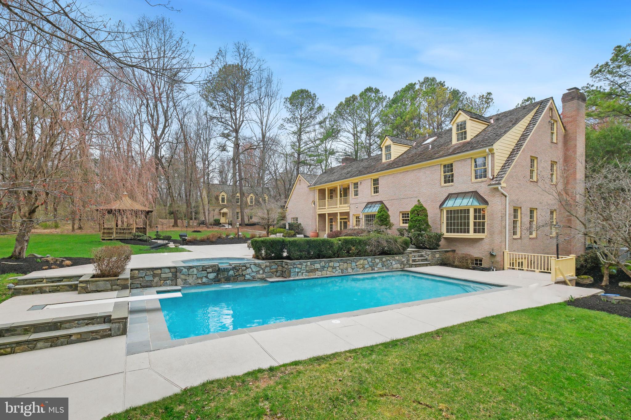 5900 SERENITY LANE