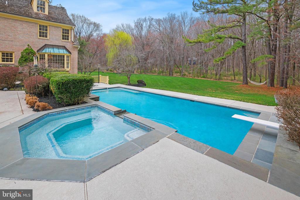 5900 SERENITY LANE