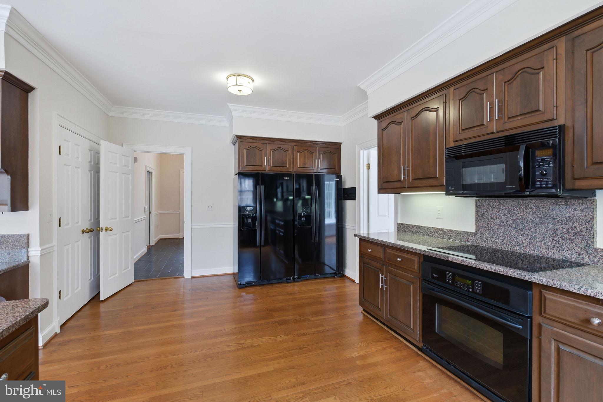 5900 SERENITY LANE