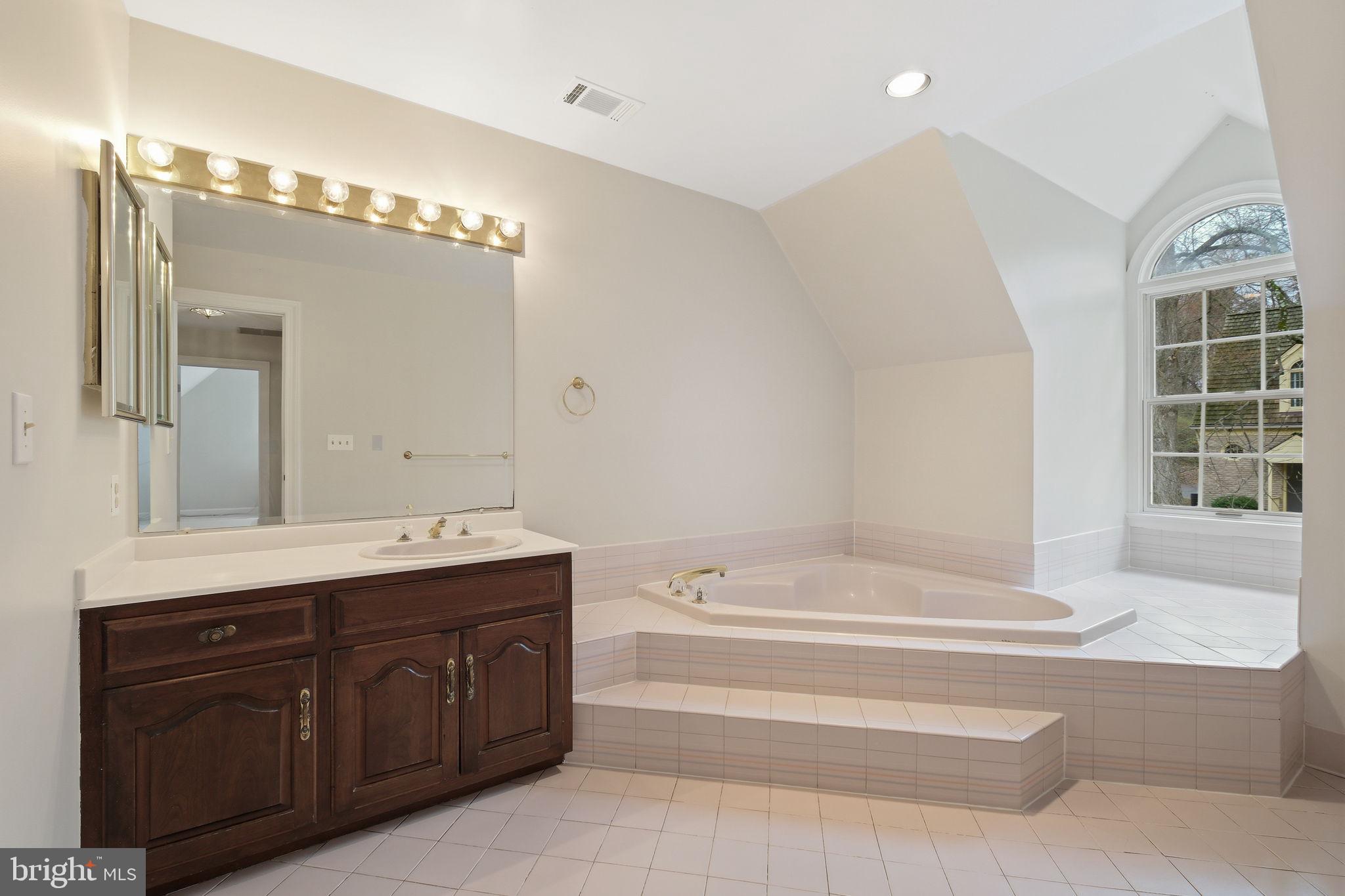 5900 SERENITY LANE