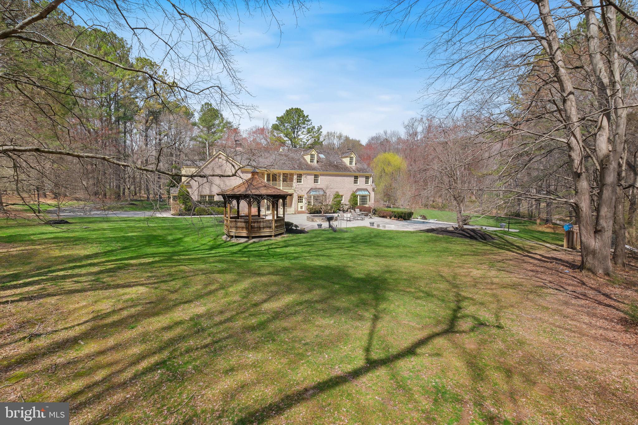 5900 SERENITY LANE