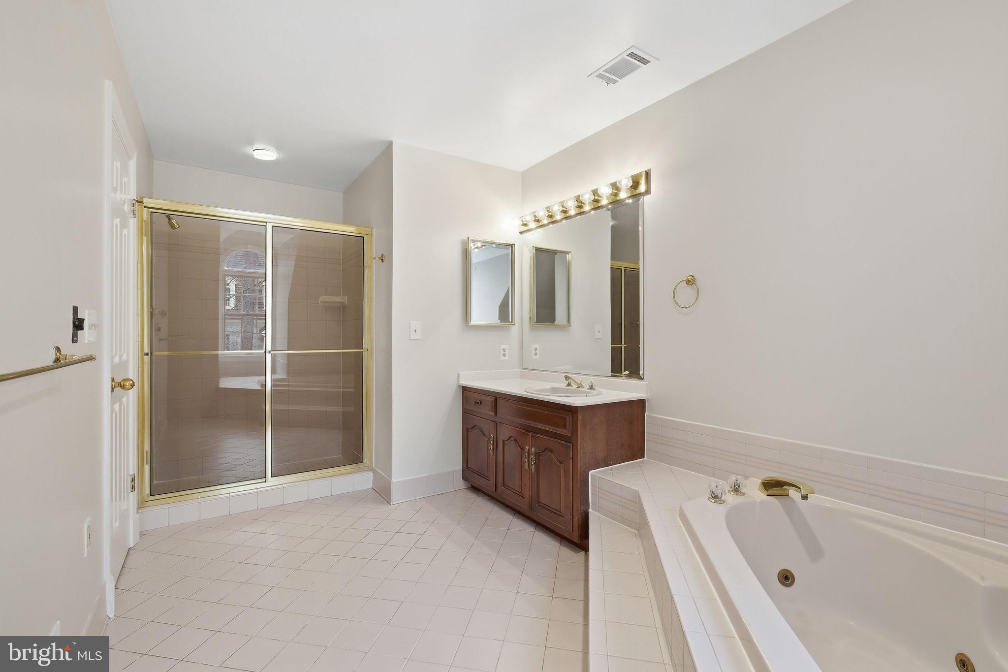 5900 SERENITY LANE