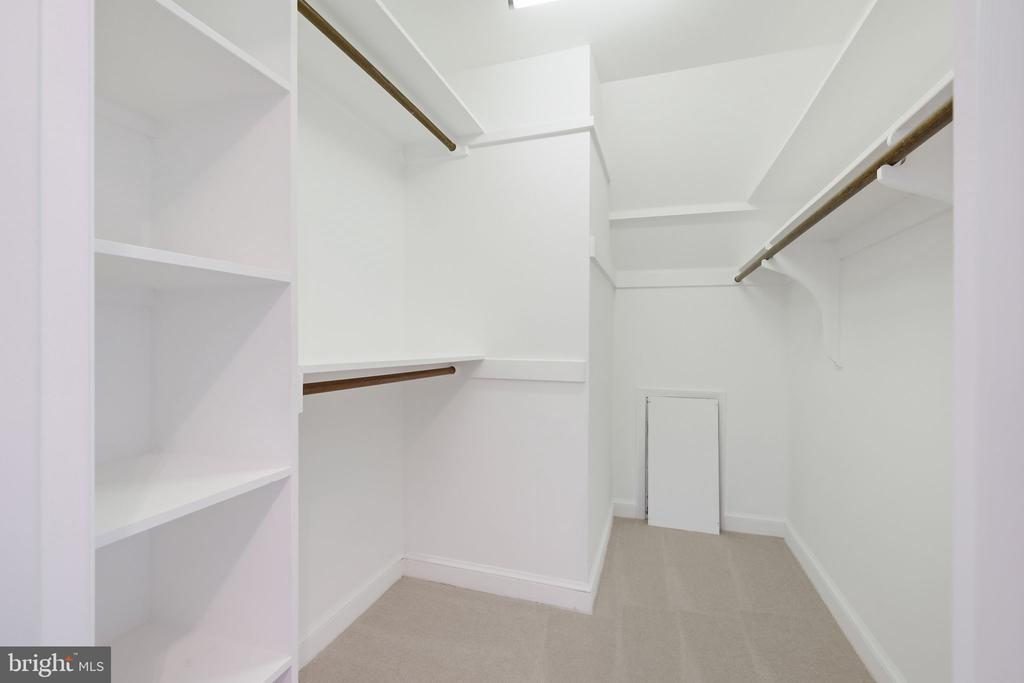 5900 SERENITY LANE