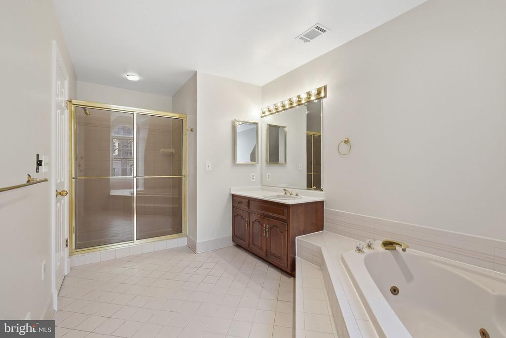 5900 SERENITY LANE