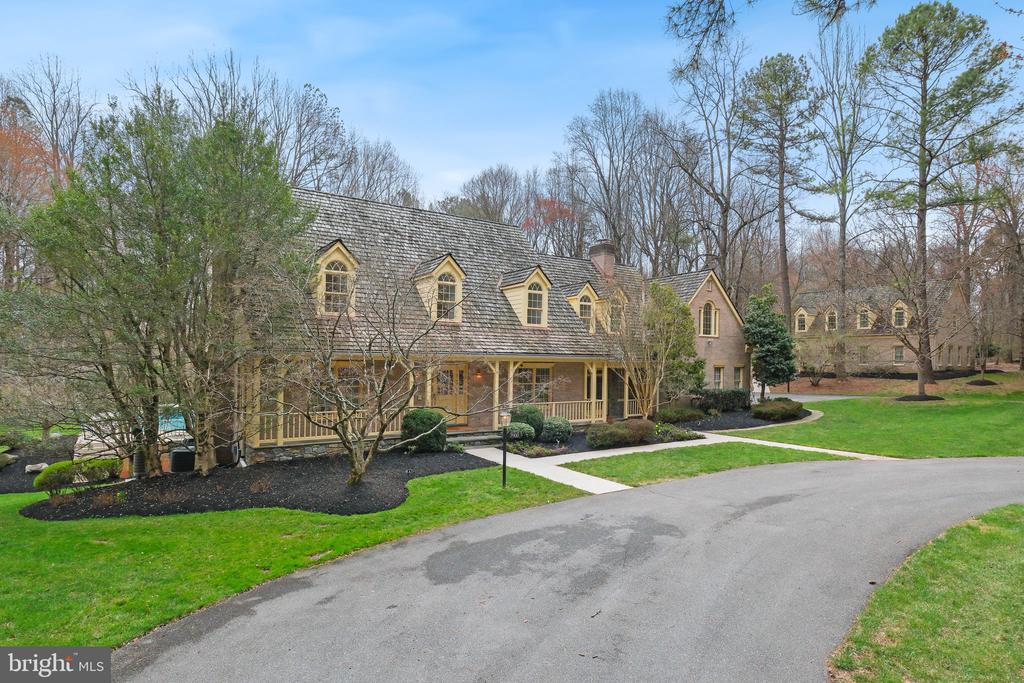 5900 SERENITY LANE