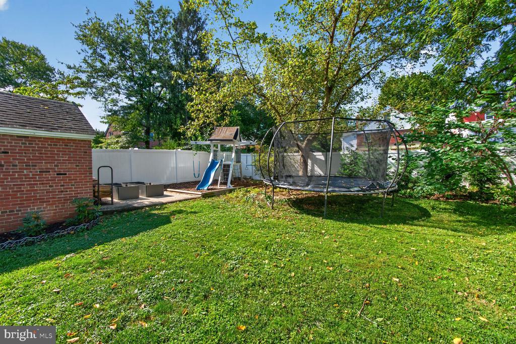 301 PINEWOOD AVENUE