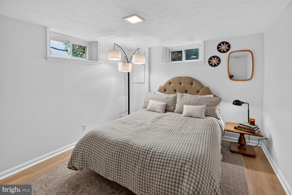 301 PINEWOOD AVENUE