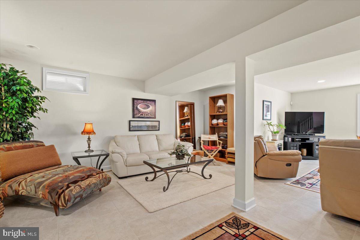 2504 WASHINGTON BOULEVARD