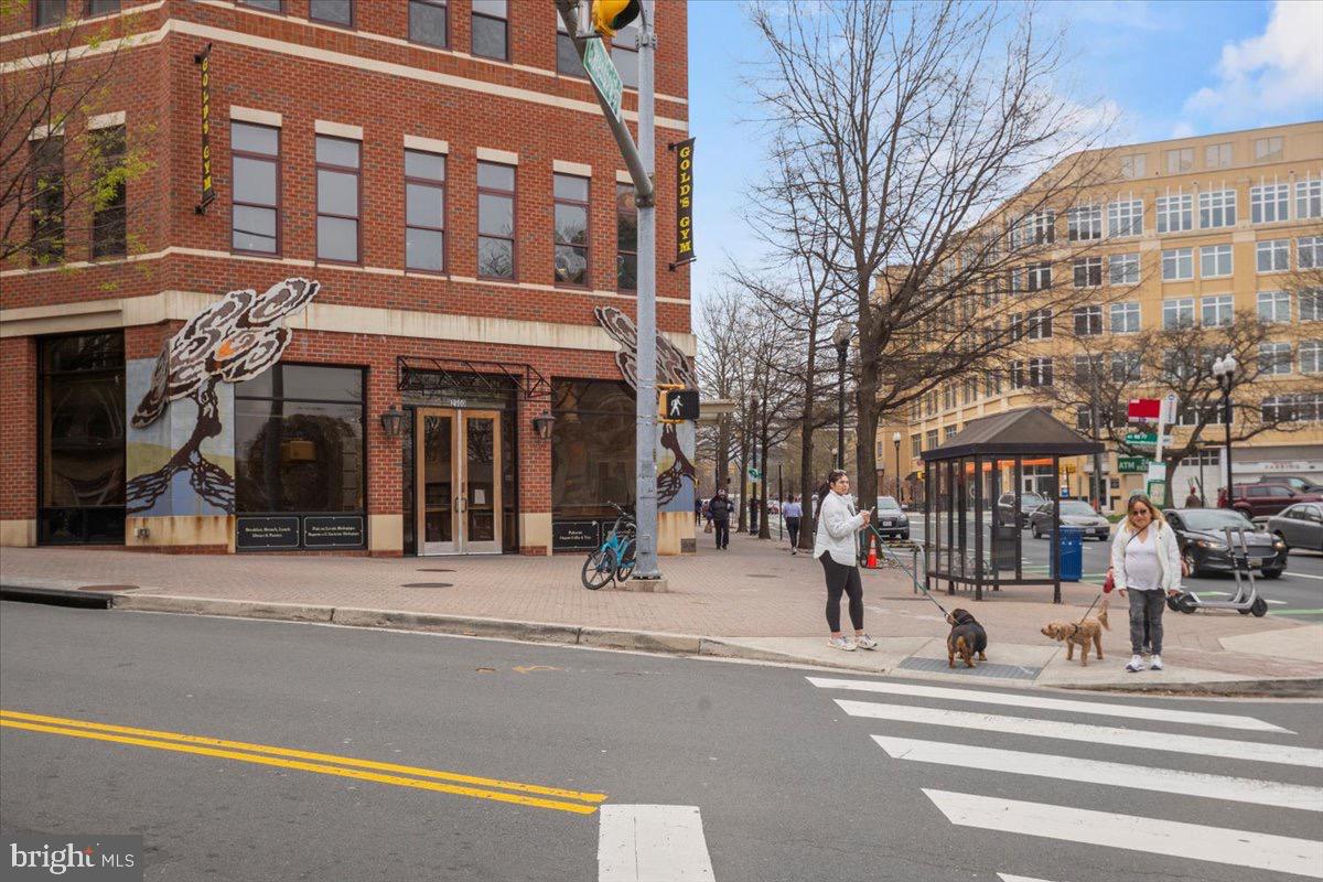 2504 WASHINGTON BOULEVARD