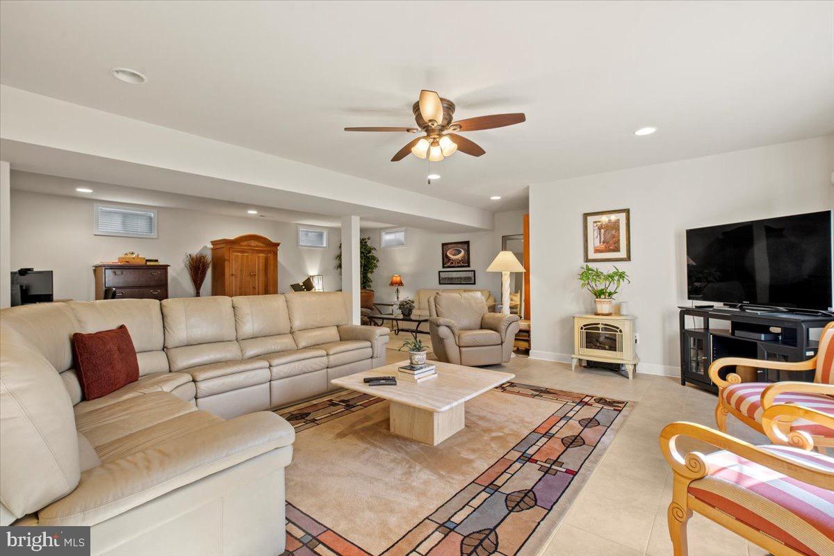 2504 WASHINGTON BOULEVARD