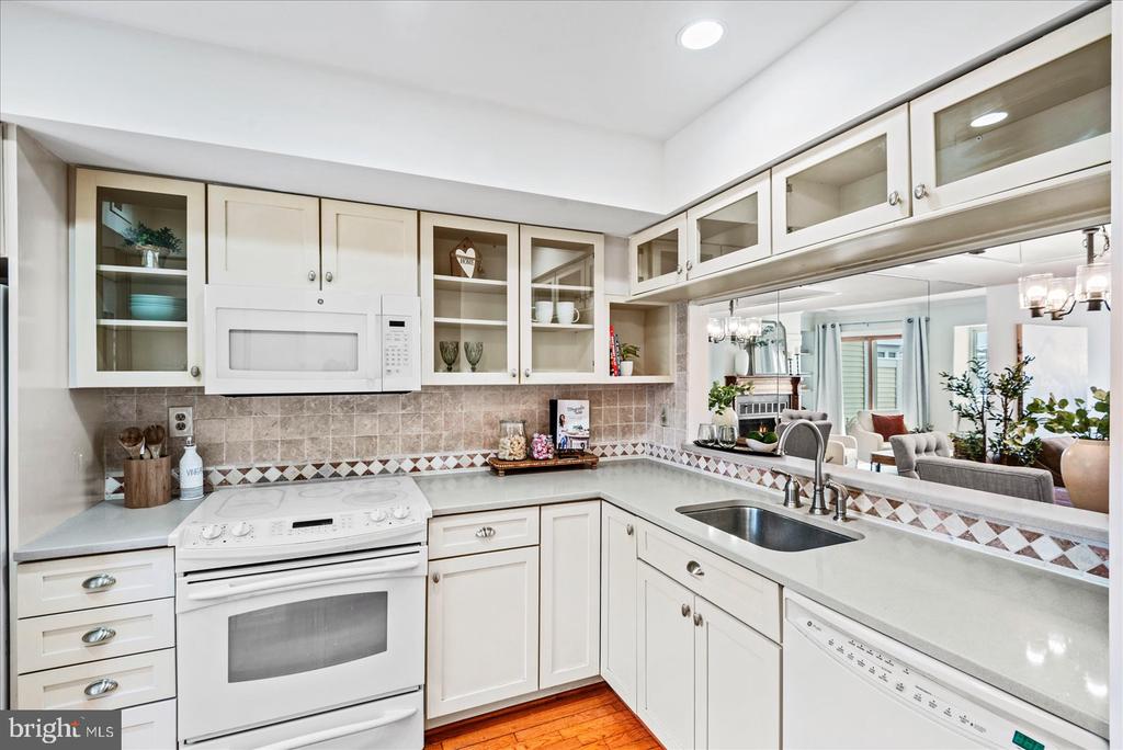 3332 LAKESIDE VIEW DRIVE 4-7