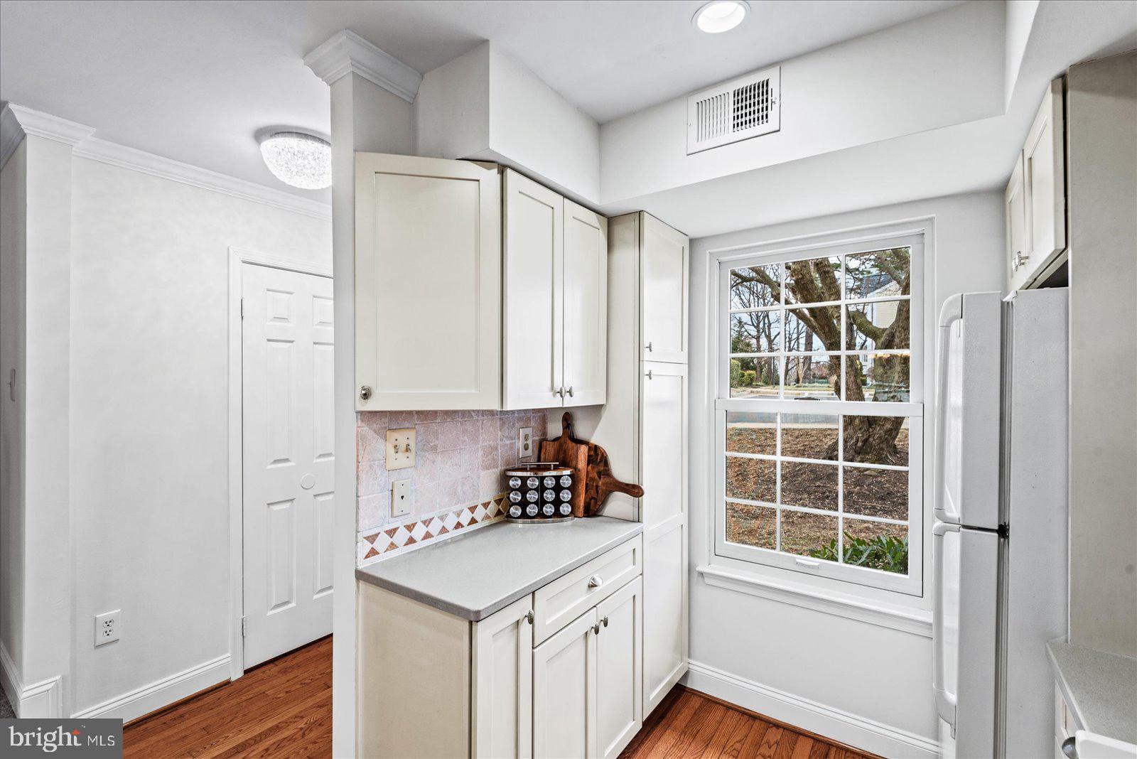 3332 LAKESIDE VIEW DRIVE 4-7