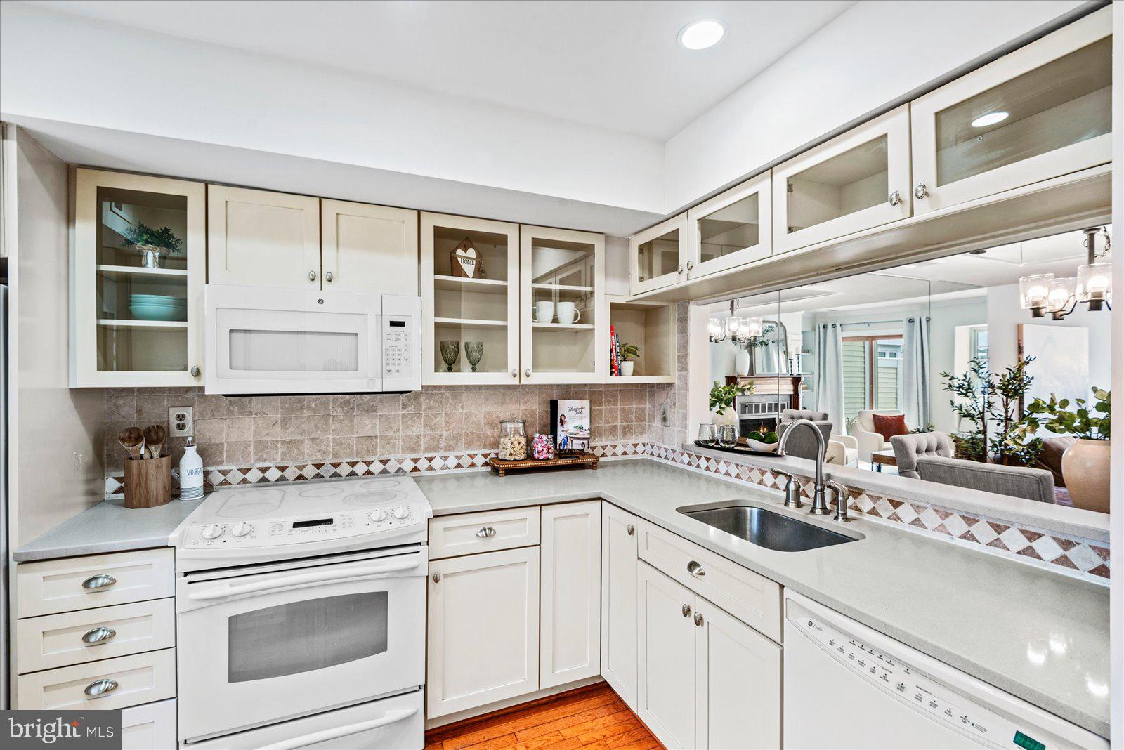 3332 LAKESIDE VIEW DRIVE 4-7