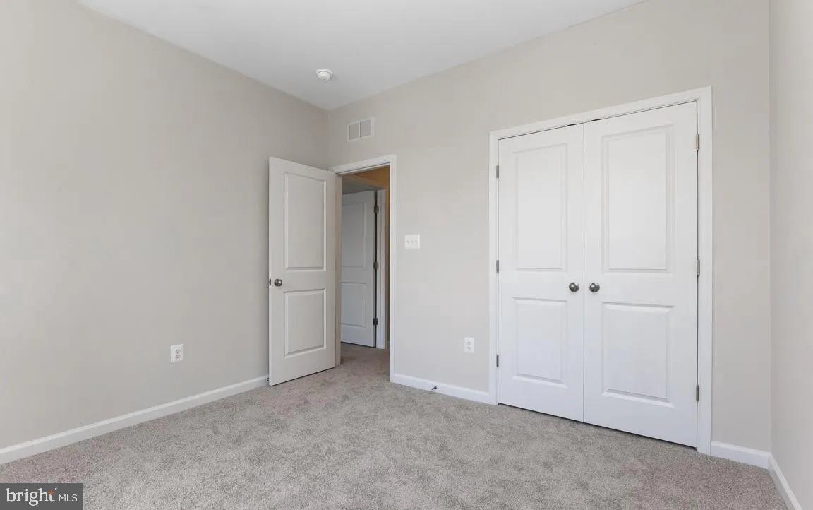 1806 MOCKING JAY TERRACE NE