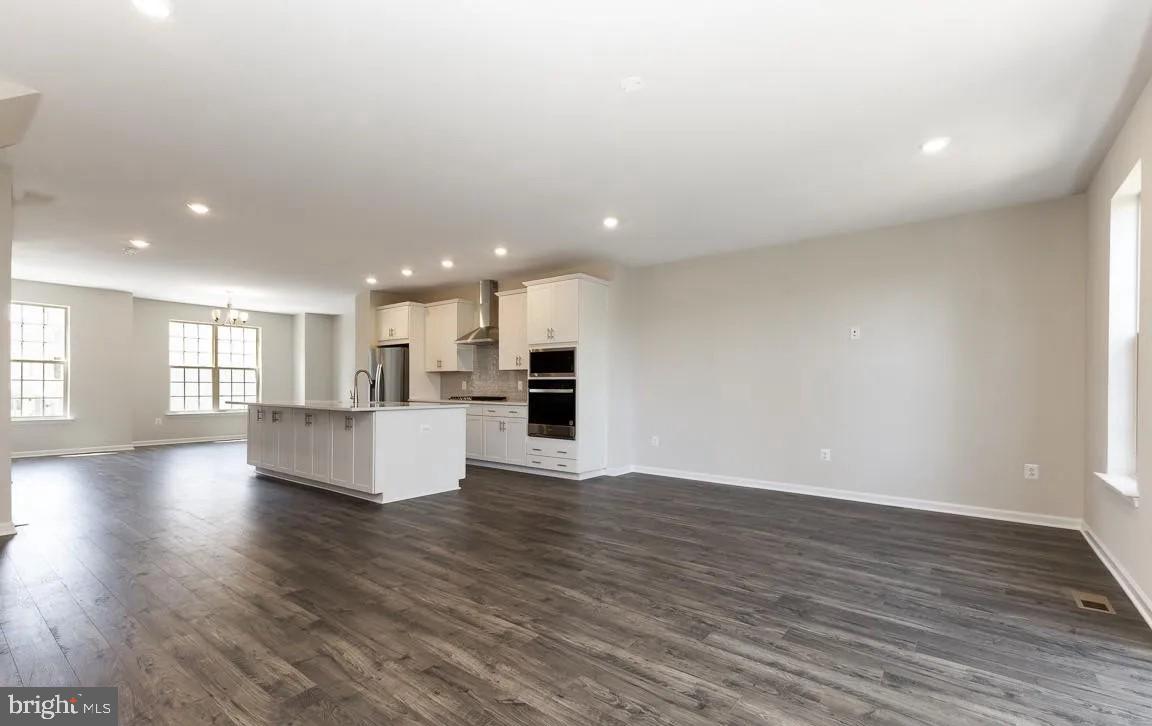 1806 MOCKING JAY TERRACE NE