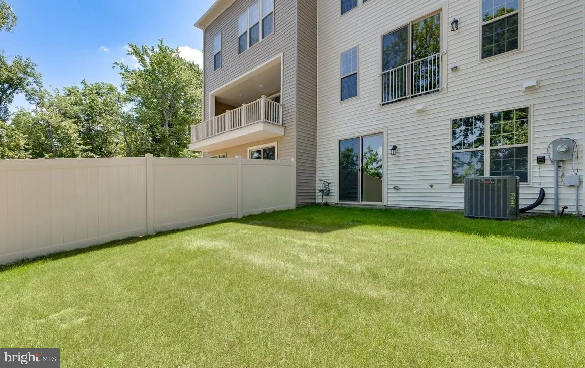 1806 MOCKING JAY TERRACE NE