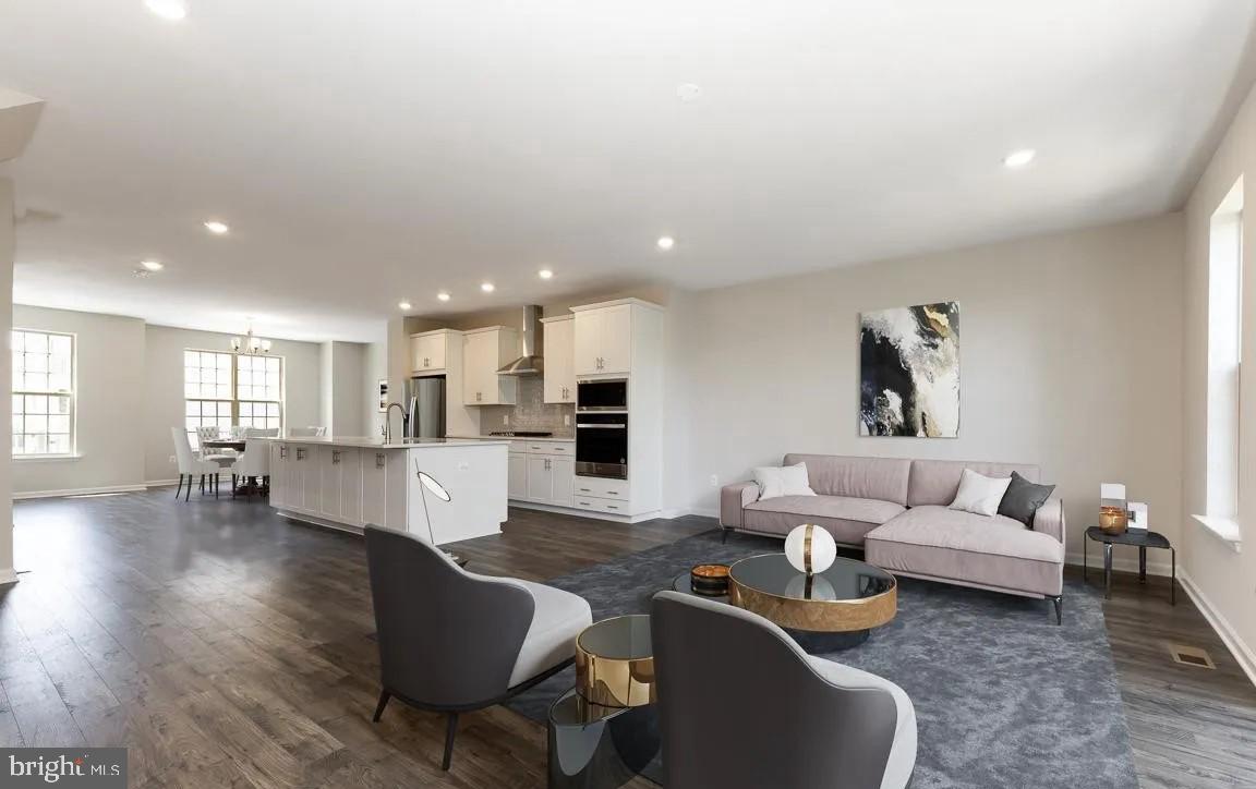 1806 MOCKING JAY TERRACE NE