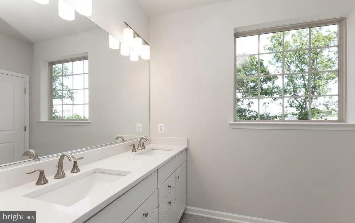 1806 MOCKING JAY TERRACE NE