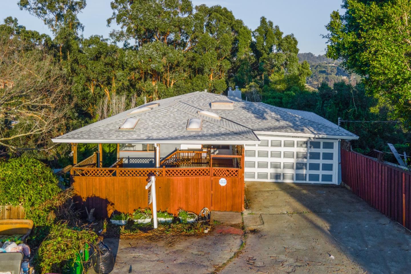 8132 Sterling DR