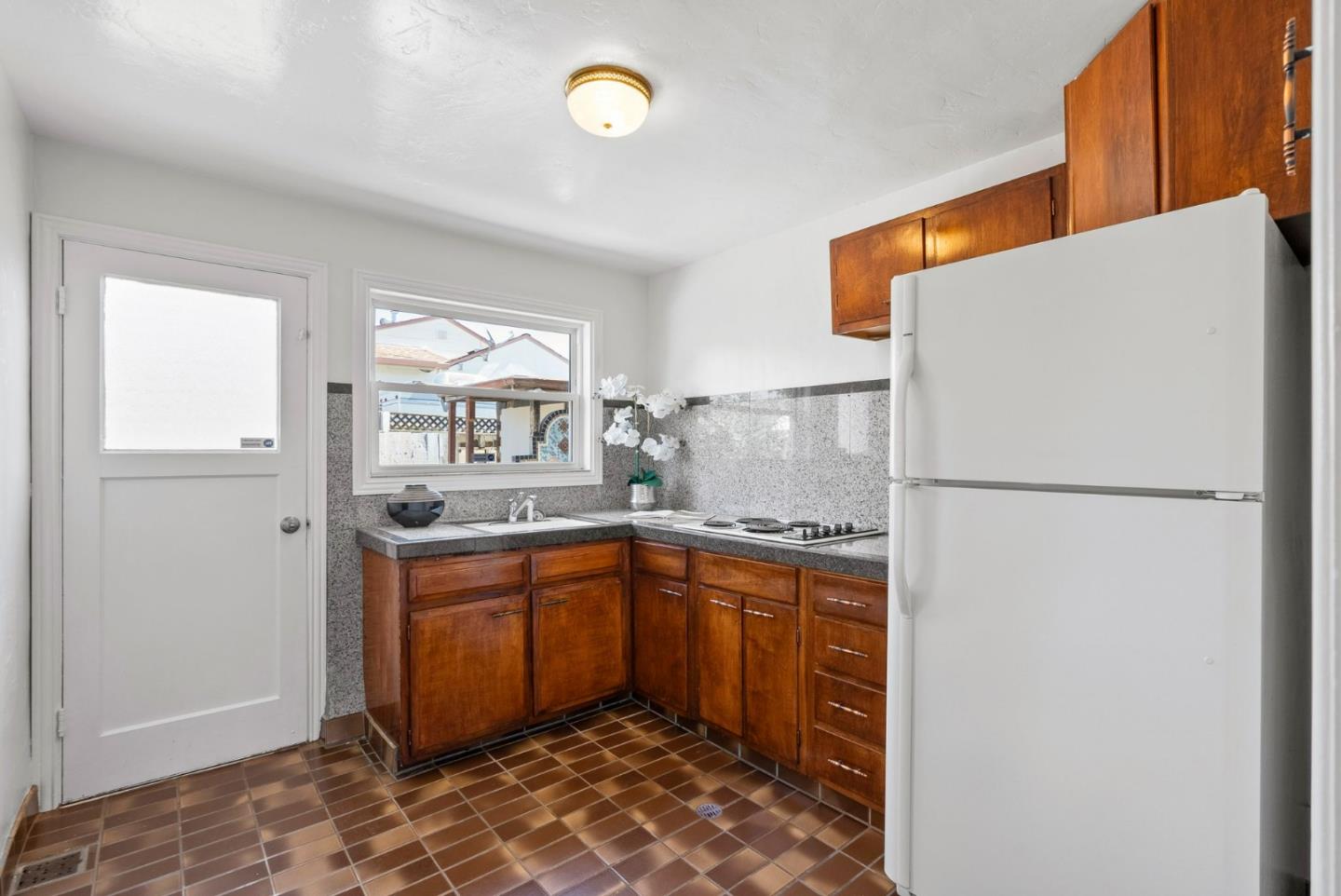 604 Geraldine DR