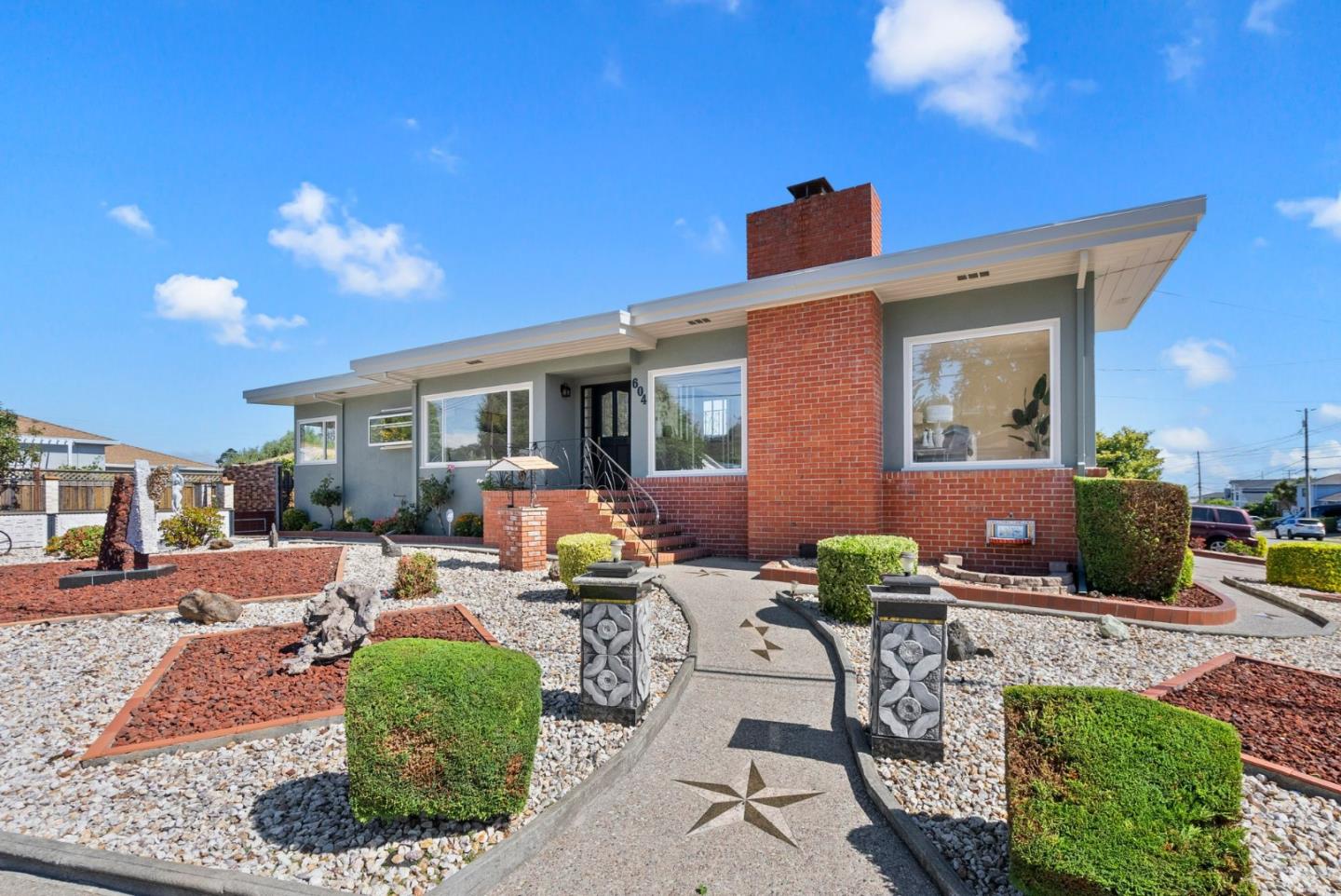 604 Geraldine DR