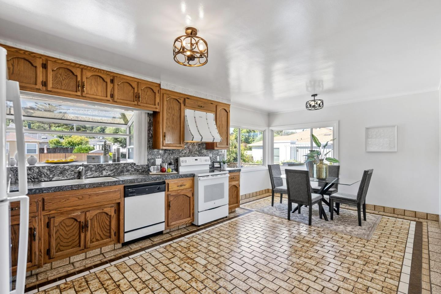 604 Geraldine DR