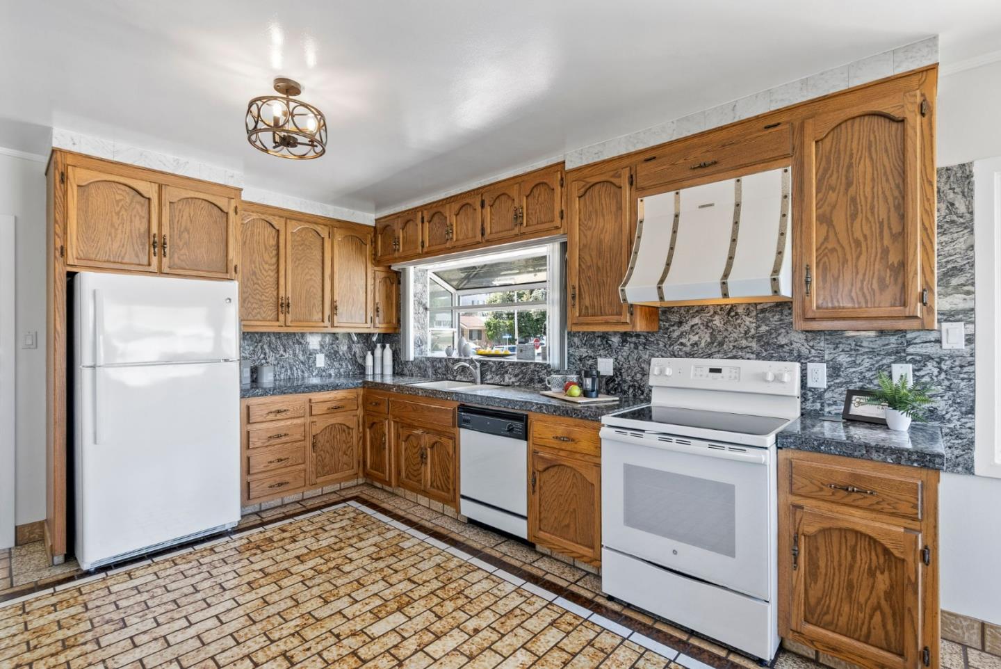 604 Geraldine DR