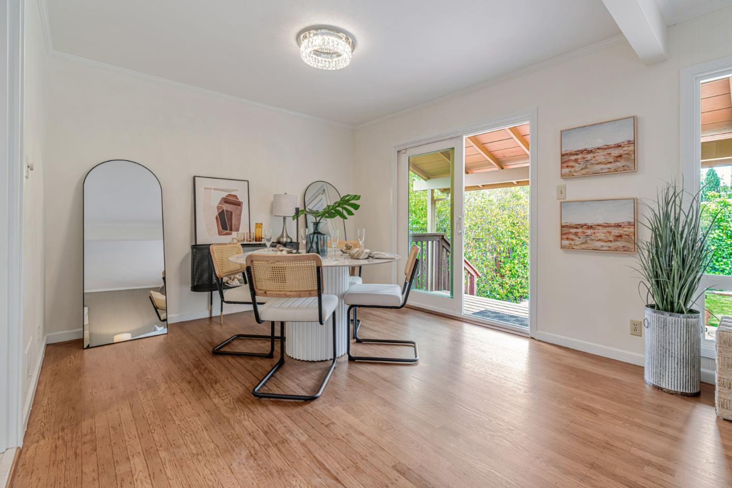 18 Queen Anne CT