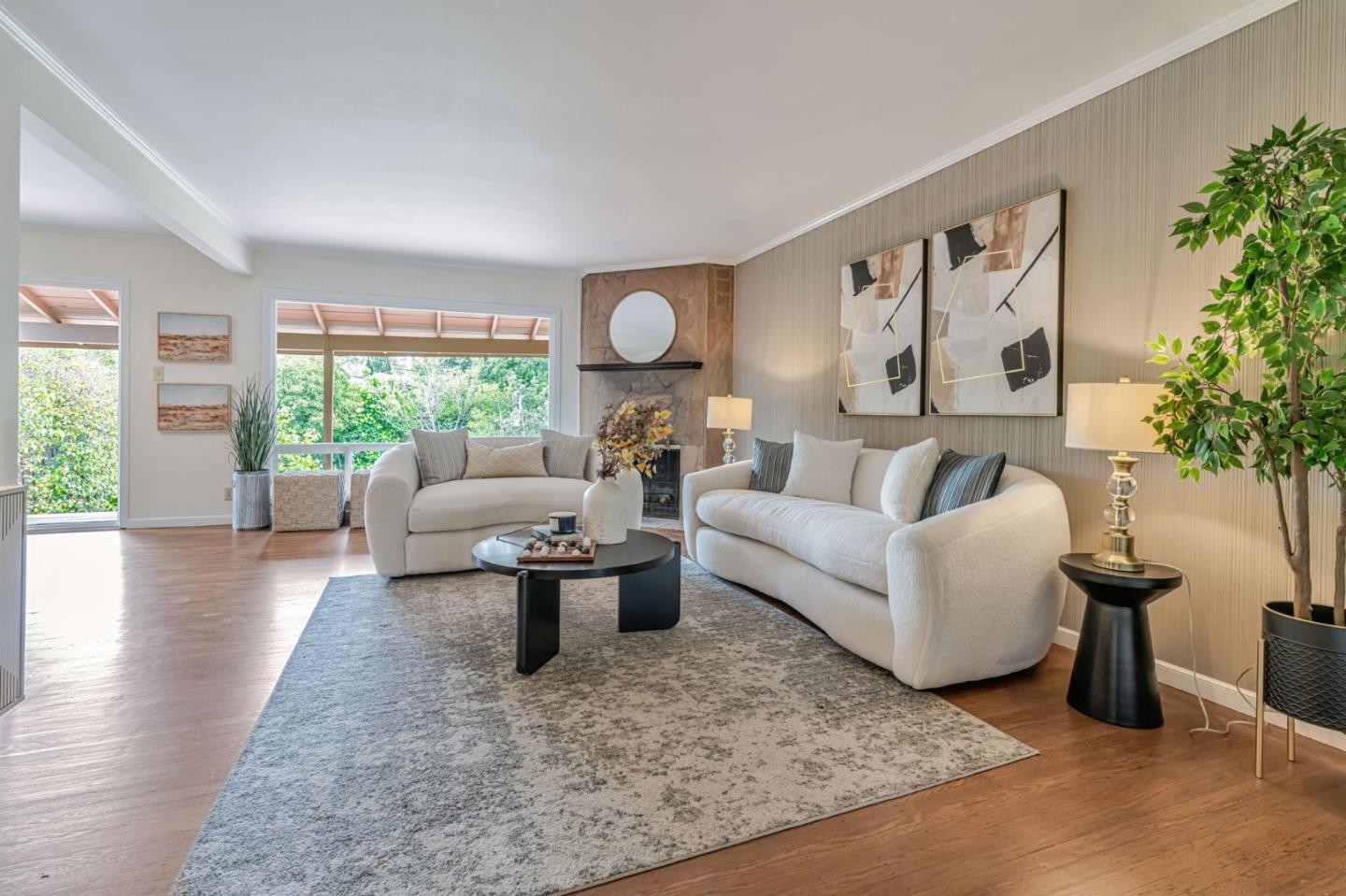 18 Queen Anne CT