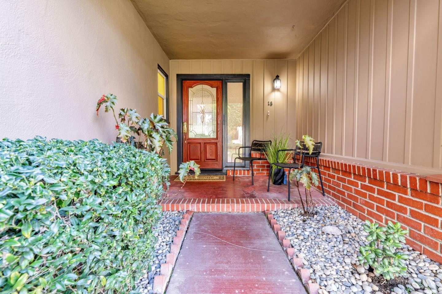 18 Queen Anne CT