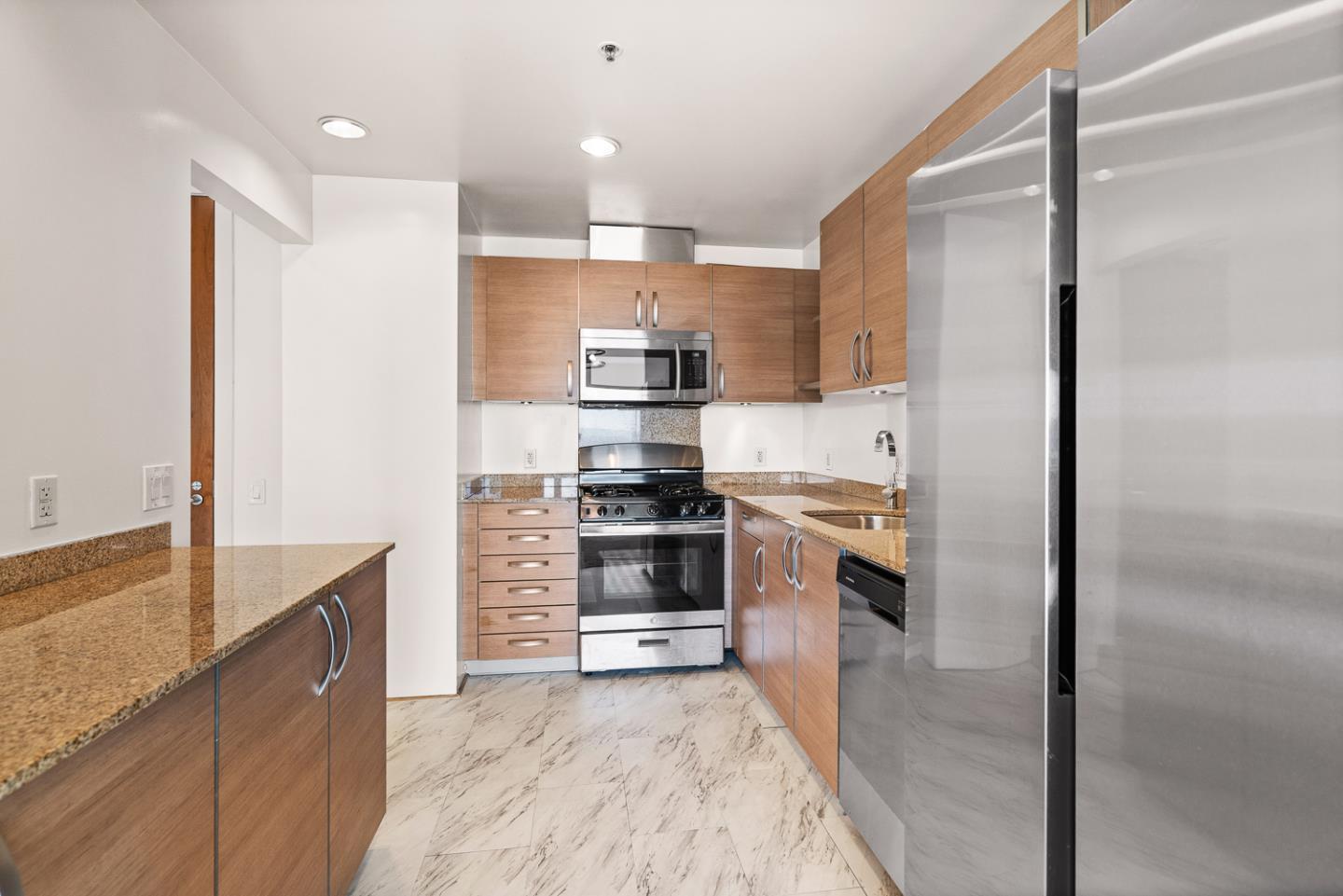 1 Mandalay PL 1007
