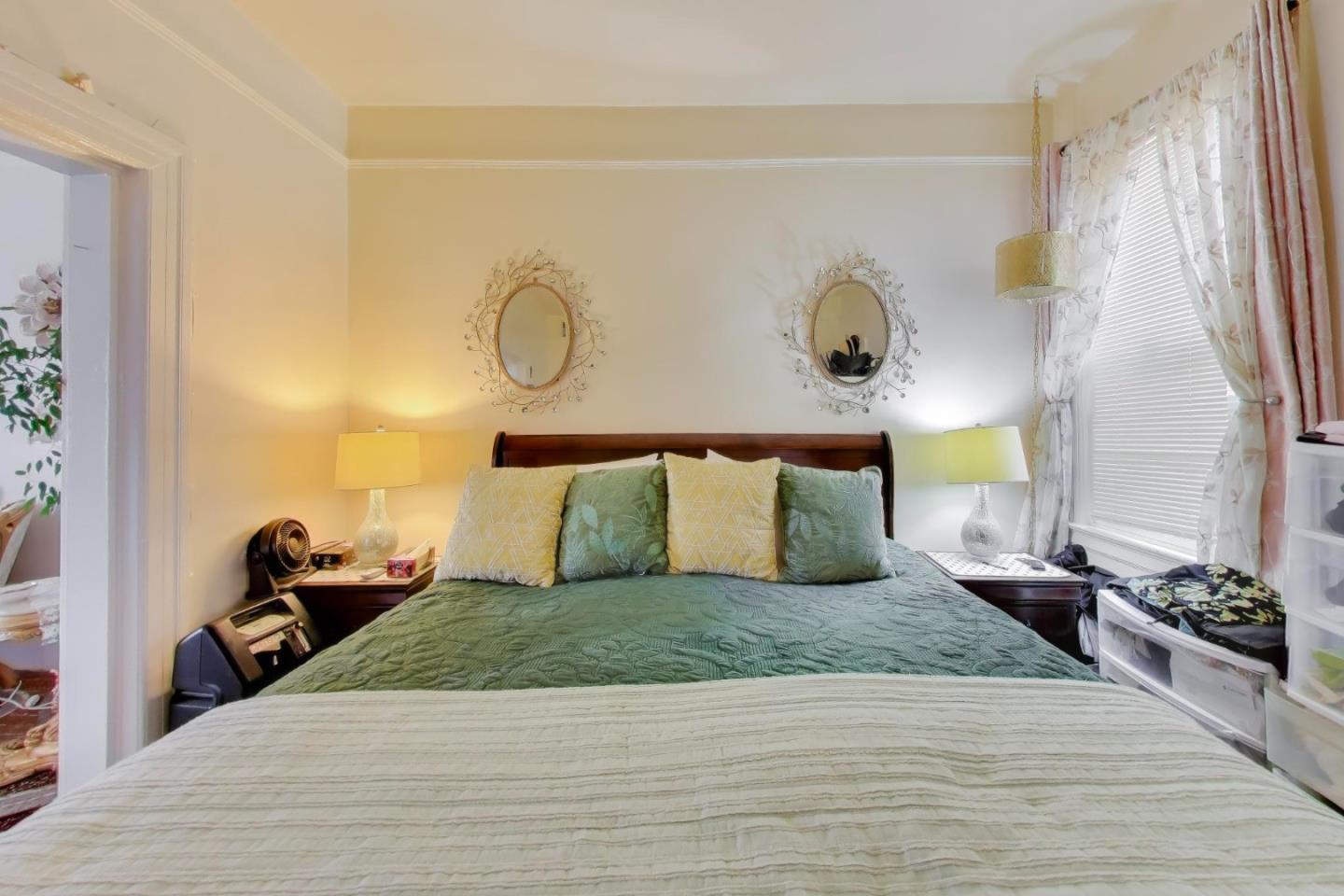 4592-4594 Mission Street